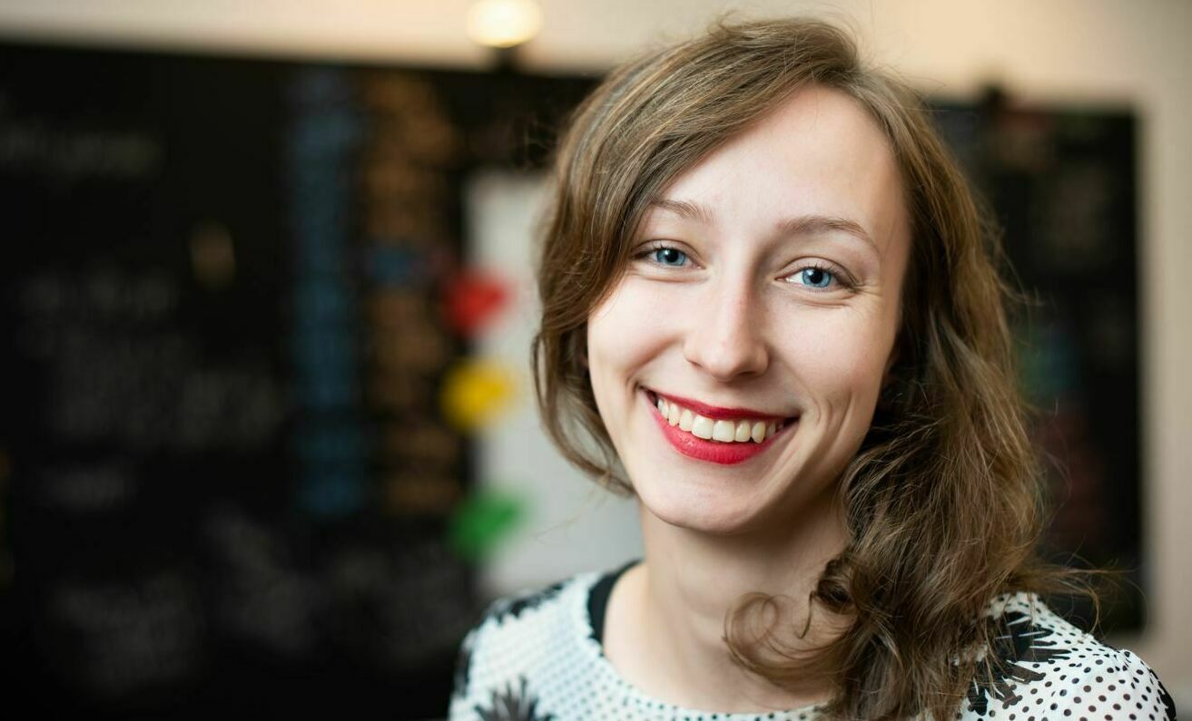 Karolína, Czech Courses Prague manager, +420 734 151 080