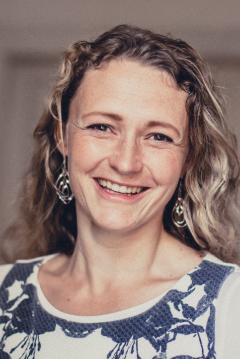 Dana, tutor